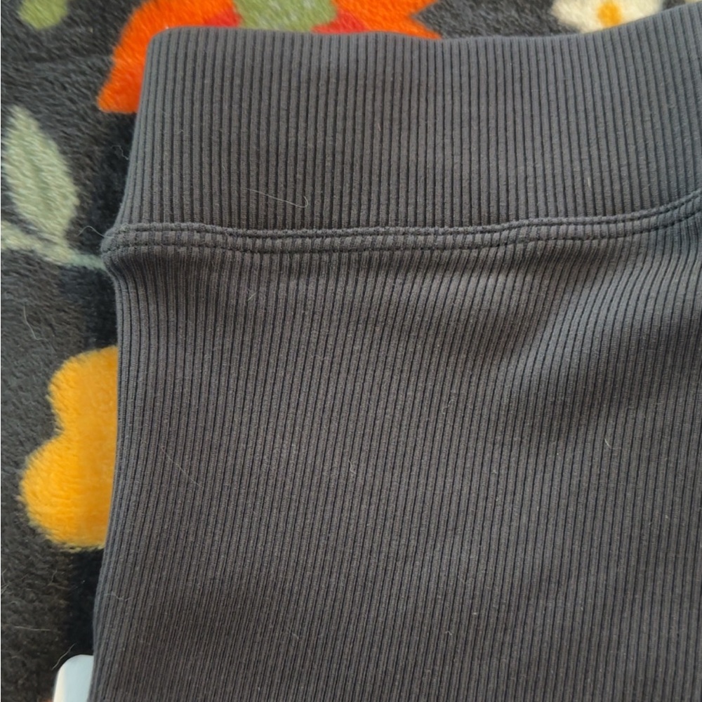 ALO Yoga Goddess Ribbed High-Waisted Hot Short SZ XXS - Picture 6 of 6